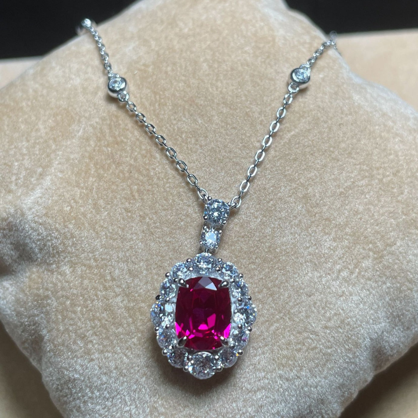 Advanced retro style collarbone chain Oval Cut Ruby Pendant Necklace for Women wiht Gift Box